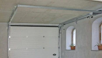 sistemiamo basculanti garage riparazione porte dei box porta romana